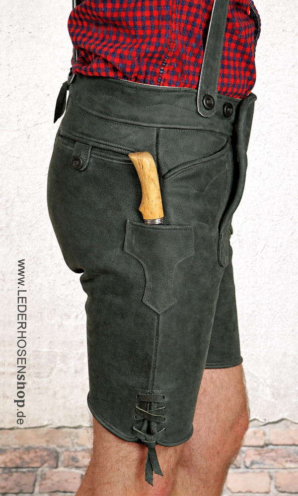Lederhose, Ledershorts, Holzwechslasche, Holzgriff, Taschen, lederhose, shorts, holzgriff, äußeres: grün, tuch(leder), Lederhose, Ledershorts, Hose, Taschen, Knie-Lederhose, Lederhose, Kurzgröße, Stichsache, Holzknaufmesser, Rustikale Tasche, Hose, Lederh