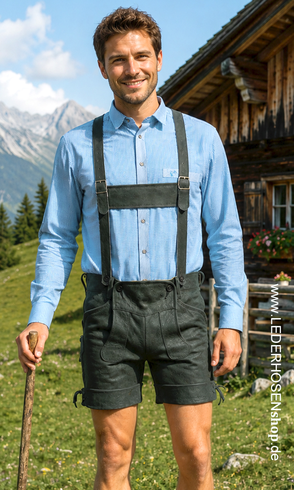 kariertes Hemd, Flanell, Shorts, Wadenlange Socken, Stiefel,