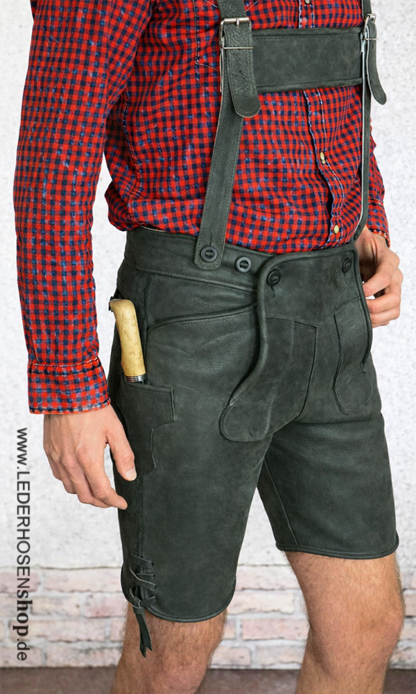 Lederhose, Ledershorts, Grunge-Style, Plattenträger, Hinteres Messer/Gerät, Lederhose, Lederhose kurz, rote Karo, Arbeitsshorts, Haltetasche, Lederhose, Leder Shorts, Karohemden, Gürtel, Arbeitswerkzeugtasche, ledershorts, lederhose, multifunktionsgun, ho