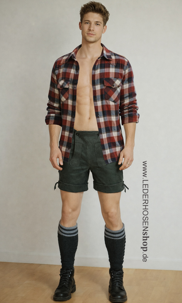 kariertes Hemd, Flanell, Shorts, Wadenlange Socken, Stiefel,